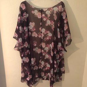 American eagle kimono. Size xs/s . Purple floral